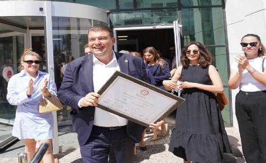 Mazbatasını alan Başkan Yetişkin’e çifte kutlama