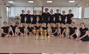 Türkiye'de ilk: İzmirli dansçılar dünya şampiyonu oldu!