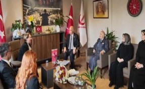 Yeniden Refah Partisi'nden İYİ Parti'ye 'Bahçeli' esprisi: Partiyi o yönetmiyor mu?