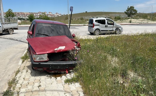 15 yaşındaki çocuk, izinsiz aldığı babasının aracıyla kaza yaptı: 3 yaralı