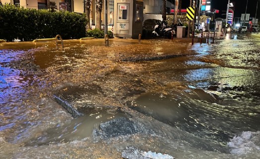 Bodrum'da ana isale hattı patladı