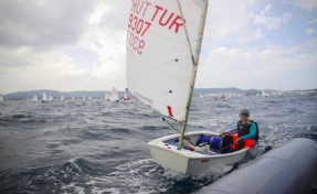 Çeşme TYF Kamil Yıldırım Optimist Trofesi Yelken Yarışları başladı!