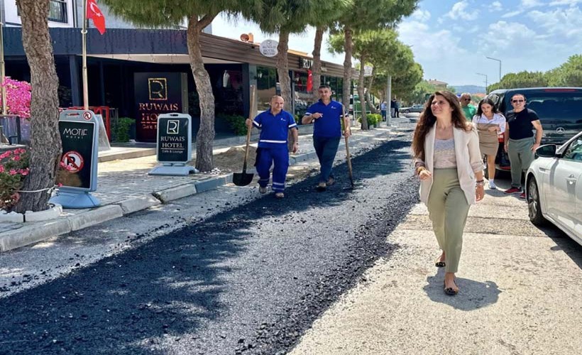 Çeşme'de yol bakım onarım çalışmaları hız kesmiyor