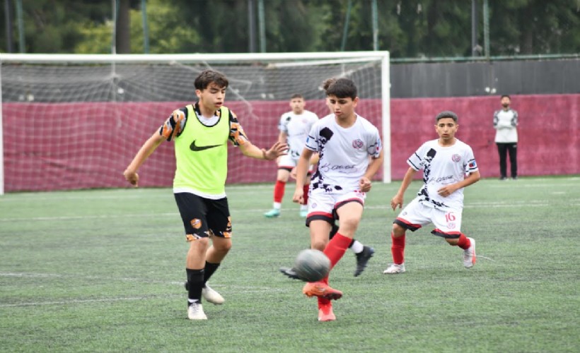 Çiğli’de 19 Mayıs kutlamaları futbol turnuvası ile başladı