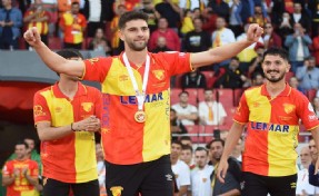 Göztepe Ümit Akdağ'da ısrarcı