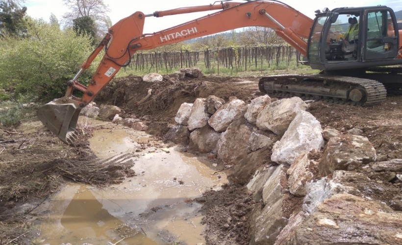 İZSU ekipleri Selçuk’ta derelerden 17 bin ton malzeme çıkardı