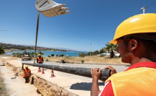 İzmir Büyükşehir Belediyesi Çeşme'nin içme suyu sorununa neşter vuruyor