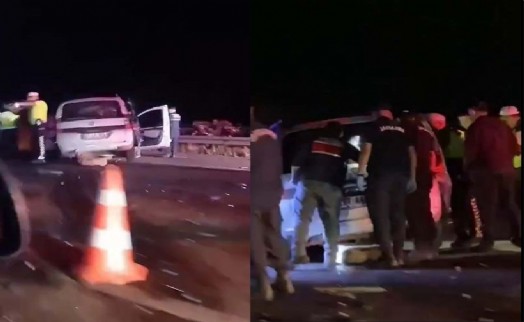 İzmir'de 2 otomobil çarpıştı: 2 ölü, 1 yaralı