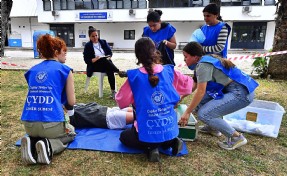 İzmir'de gençler hayat kurtarmak için yarıştı