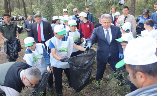 İzmir'de öğrenciler yangınların önüne geçmek için harekete geçti