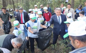 İzmir'de öğrenciler yangınların önüne geçmek için harekete geçti