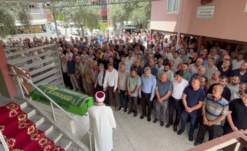 Kaza yapıp, süs havuzunda ölü bulunan motosikletli son yolculuğuna uğurlandı