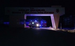 Manisa'da hücresindeki yatağı ateşe veren mahkum ağır yaralandı, 6 kişi dumandan etkilendi