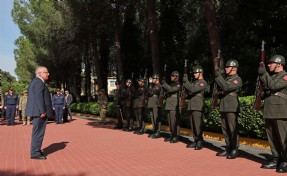 Milli Savunma Bakanı Güler İzmir'e geldi