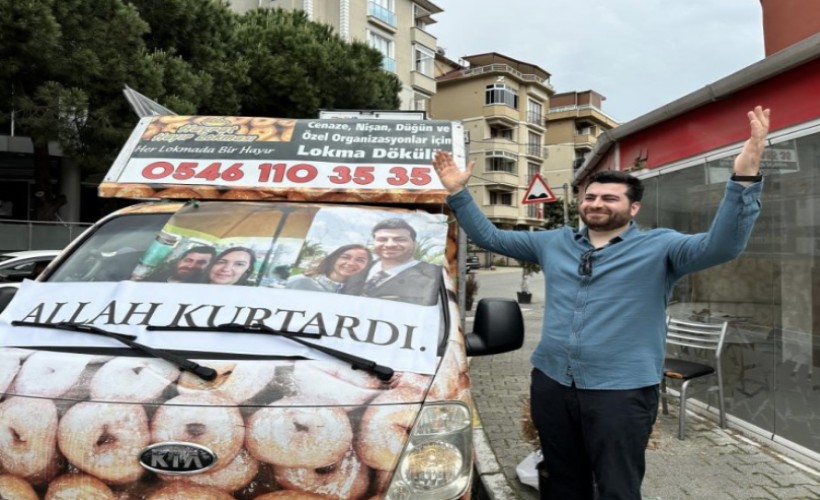 Sevgilisi terk etti... 'Allah kurtardı' pankartıyla lokma dağıttı