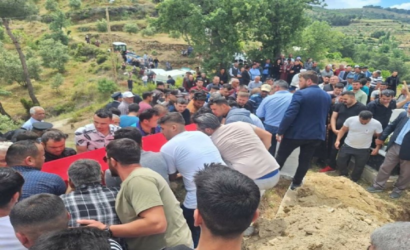 Traktörün altında kalarak hayatını kaybeden gece bekçisi toprağa verildi