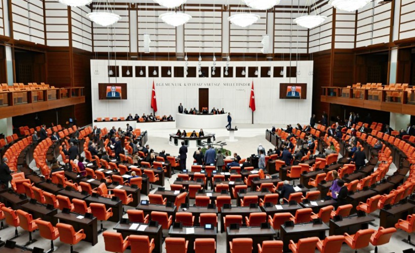 Yeni anayasa mesaisi sürüyor: Kurtulmuş 3 parti yönetimiyle görüşecek