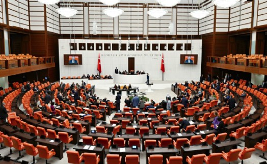 Yeni anayasa mesaisi sürüyor: Kurtulmuş 3 parti yönetimiyle görüşecek