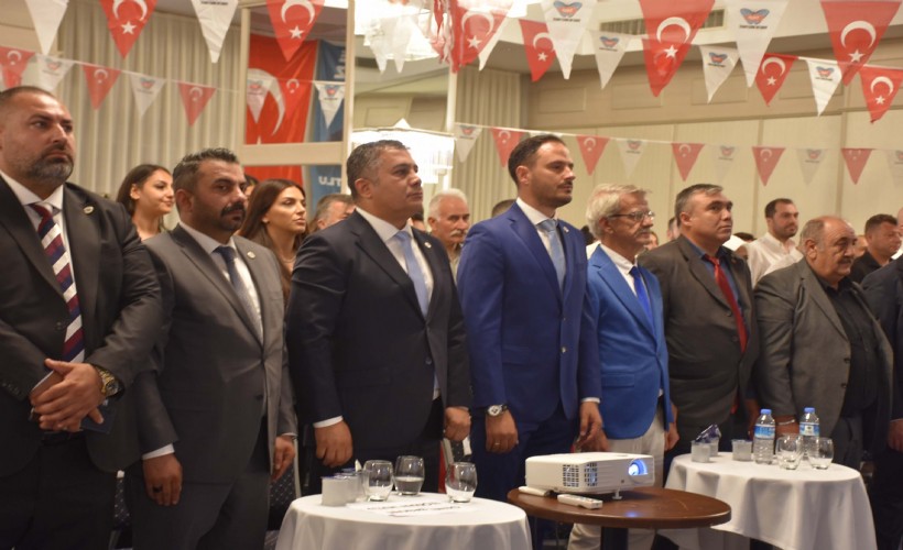 Teoman Mutlu İzmir'de konuştu: Dedelerin oluşturduğu bir parti değiliz