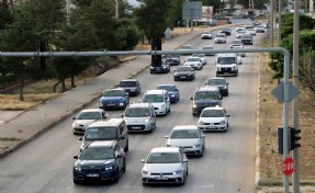 Afyonkarahisar- Antalya kara yolunda bayram yoğunluğu