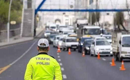 Bakan Ali Yerlikaya bayramın ilk günü trafik kazası verilerini açıkladı