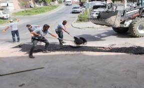 Bayraklı'da yollar yenileniyor