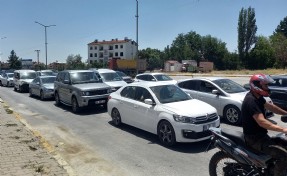 Bayram dönüşünde Afyonkarahisar'daki kara yollarında yoğunluk