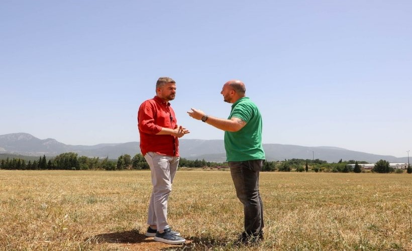 Bucalı hayırsever aileden belediyeye tarla bağışı