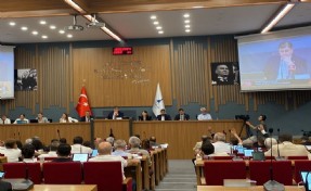 Büyükşehir'de 'TOKİ' tartışması: Tugay'dan 'karşı değilim' çıkışı