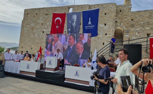 Büyükşehir'de gündem işçi krizi ve SDS:  'Belediye babamın çiftliği değil!'