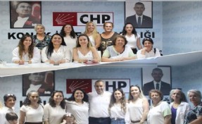 CHP Konak'lı kadınlardan devir teslim töreni