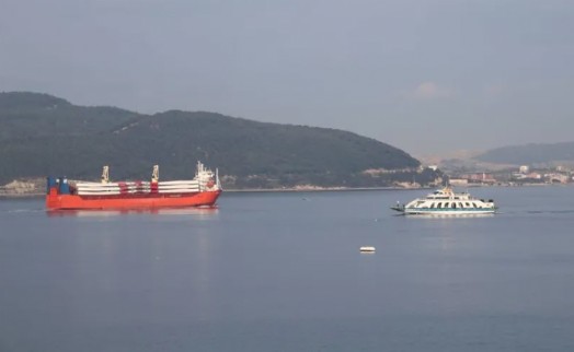 Çanakkale Boğazı tek yönlü gemi trafiğine kapatıldı