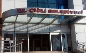 Çiğli'de flaş olay: Eski başkan belediyeyi icraya vermiş!