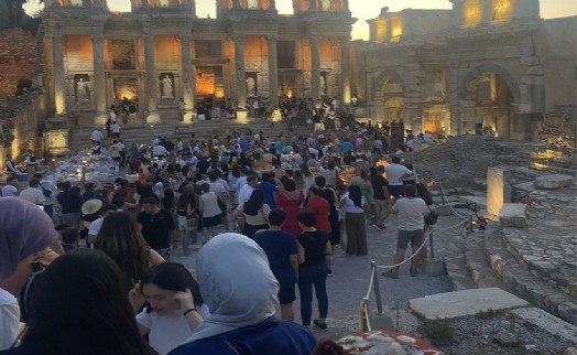 Efes Antik Kent'te kriz çıktı: Vatandaş tepki gösterdi