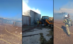 İzmir İtfaiyesi iki yangına birden müdahale etti