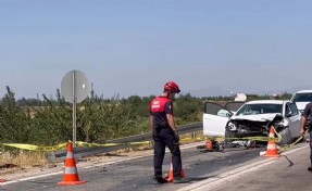 İzmir'de iki otomobil çarpıştı; karı- koca öldü, 7 yaralı