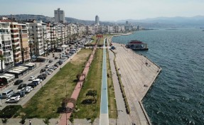 İzmir'de sıcak hava etkisi; Kordon boş kaldı