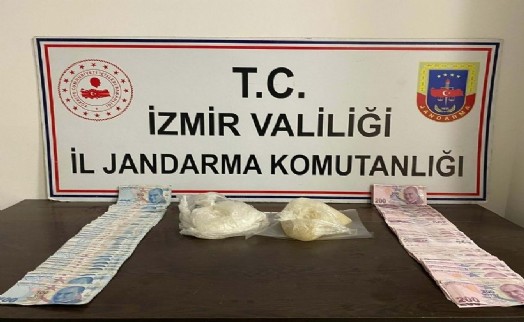 İzmir'de uyuşturucu operasyonu: 1,5 kilo metanfetamin ele geçirildi