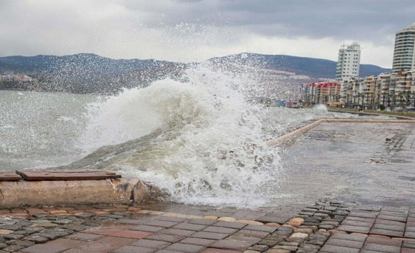 İzmir için kuvvetli rüzgar ve fırtına uyarısı