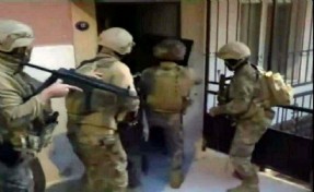 İzmir ve Balıkesir'de FETÖ operasyonunda 2 tutuklama