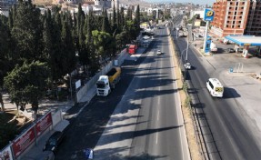 İzmir’de bayramda da yol çalışmaları hız kesmedi