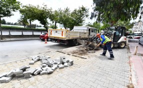 İzmir’de kaldırımlar yenileniyor