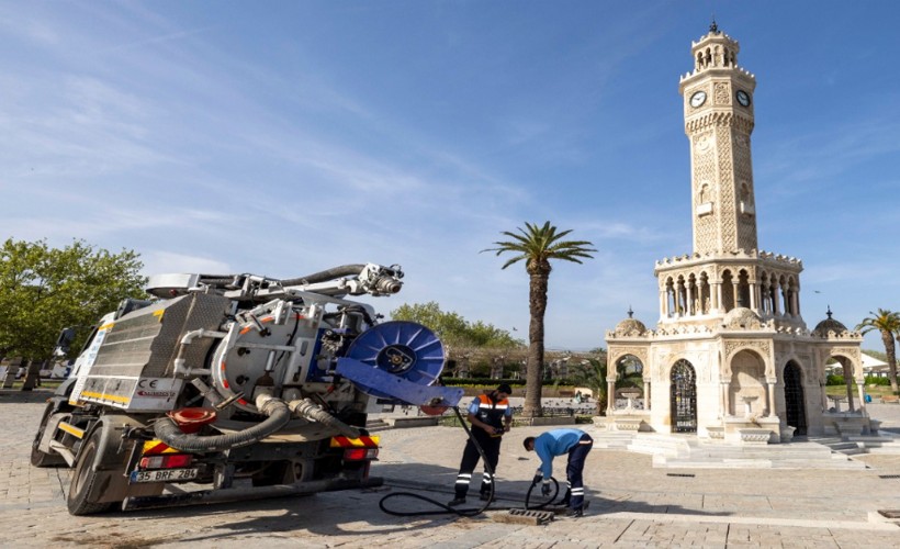 İzmir’in altyapı hatlarında temizlik seferberliği