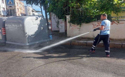 Karabağlar’da gece gündüz temizlik mesaisi