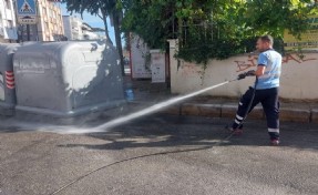 Karabağlar’da gece gündüz temizlik mesaisi