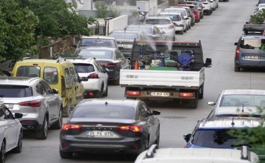 Karabağlar’da mahalle mahalle ilaçlama yapıldı