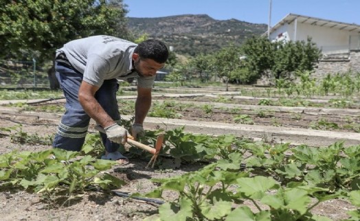 Karşıyaka’da tohumlar toprakla buluştu