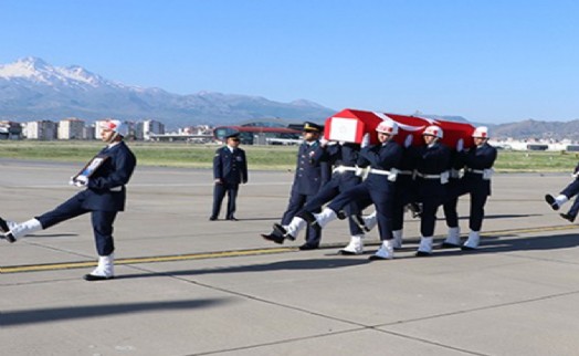 Kayseri'de düşen uçakta şehit olan 2 pilot için tören