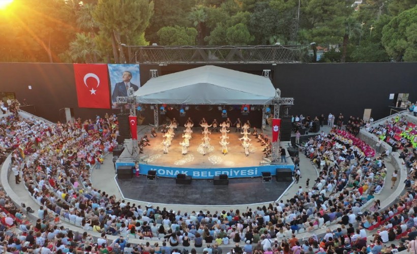 Konak’ın Halk Oyunları Şenliği 18’inci kez ‘merhaba’ dedi