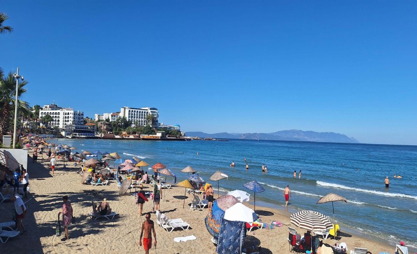 Kuşadası bayramda 1 milyon 200 bin turist ağırladı